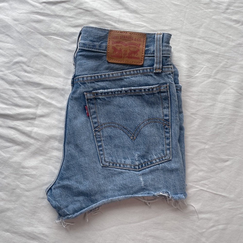 Levi’s | Wedgie Fit Shorts